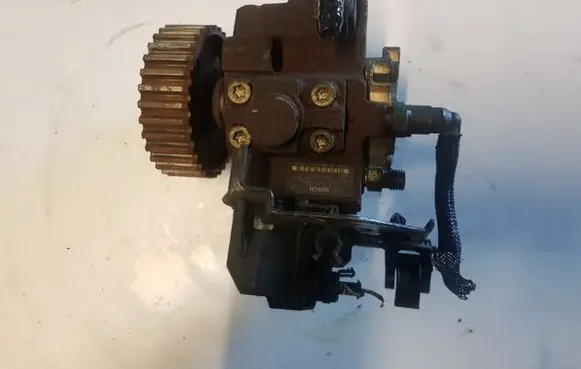 Ford Focus Fuel injection high pressure pump 0445010102
