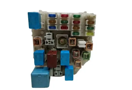 Toyota RAV 4 (XA40) Fuse module 0329 4F03