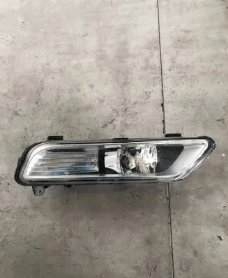 Volkswagen PASSAT B7 Front fog light