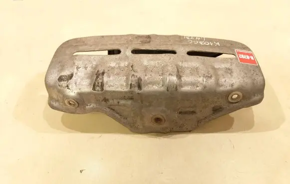 Volkswagen PASSAT CC Exhaust heat shield 03C253041AM