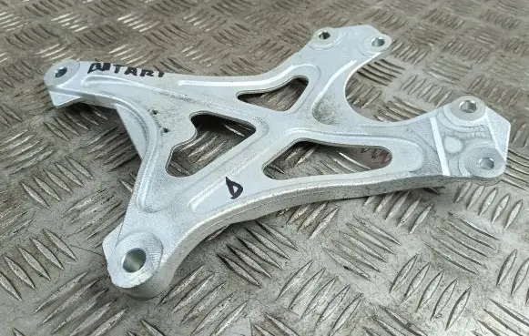 Honda HR-V Hybrid/electric vehicle battery bracket 