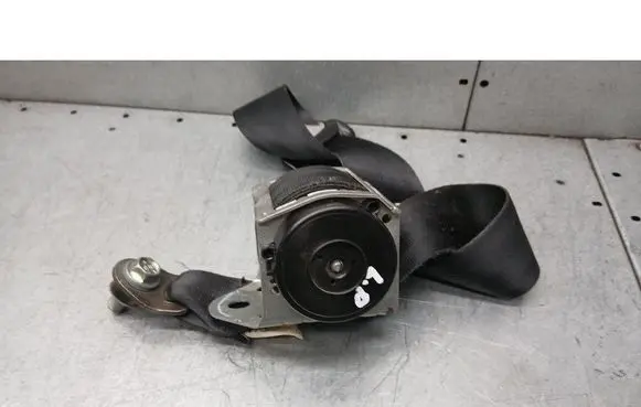 Mazda 3 I Front seatbelt 6032792