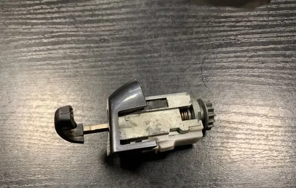 BMW 3 GT F34 Front door lock (next to the handle) 
