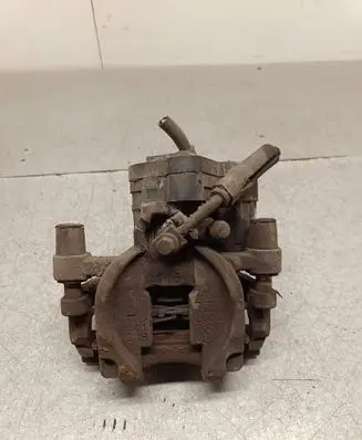 Rear brake caliper