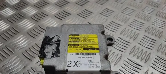 Toyota Avensis T250 Airbag control unit/module 8917005220 215955102