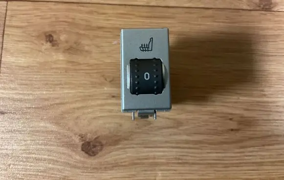 Ford Focus Seat heating switch 8V4T19K314AA