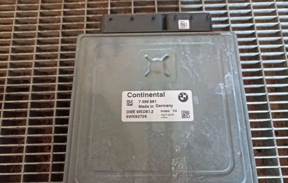 BMW 3 E90 E91 Air suspension control unit module (rear) ECU7599881 DMEMSD812