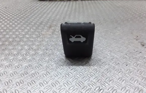 KIA Sportage Engine bonnet (hood) release handle