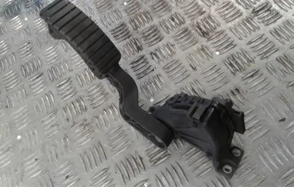Renault Laguna II Accelerator throttle pedal 8200002904