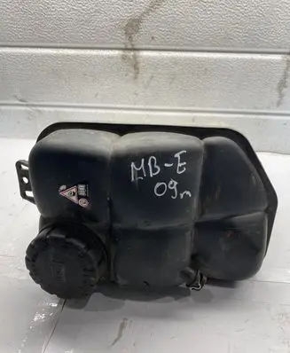 Mercedes-Benz E W211 Coolant expansion tank/reservoir 2115000049