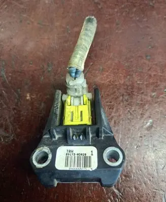 Toyota Avensis T270 Airbag deployment crash/impact sensor 891730D020 0466660273