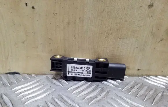 Volkswagen Phaeton Airbag deployment crash/impact sensor 8E0959643D