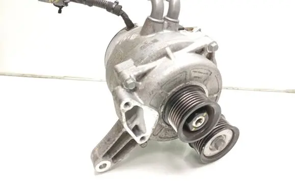 KIA Xceed Generator/alternator 3739003900