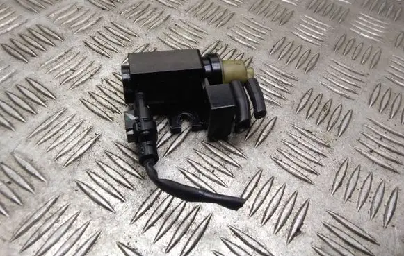 Mercedes-Benz B W245 Turbo solenoid valve A0061536628