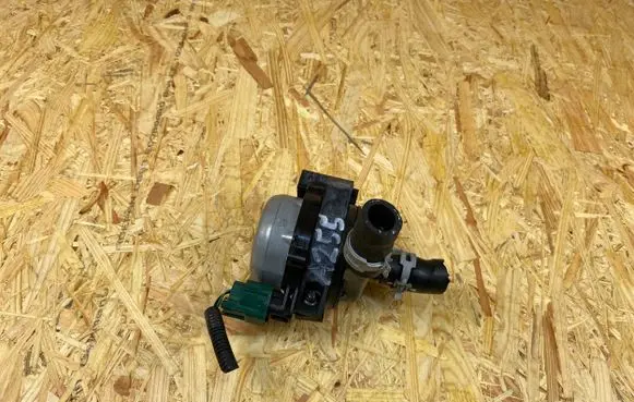 Nissan Leaf II (ZE1) Electric auxiliary coolant/water pump 215815SA0A 0641001451
