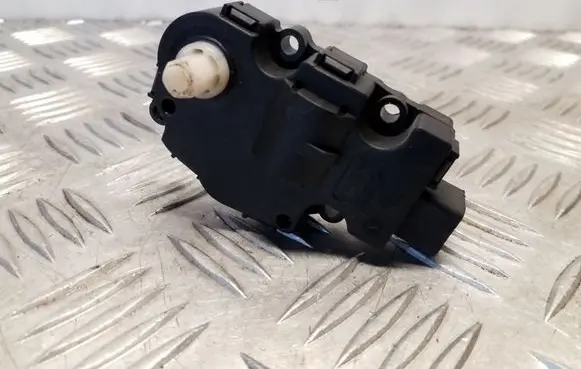 Audi A5 Sportback 8TA Air flap motor/actuator K9749006
