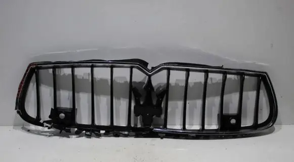 Maserati Ghibli Front bumper upper radiator grill