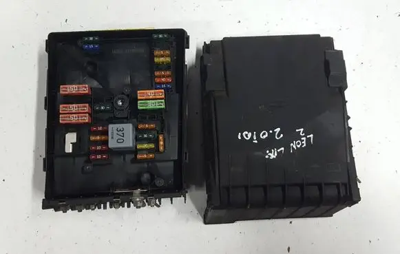 Seat Leon (1P) Fuse box set 1K0937125DXAUTOPX 1K0937125D