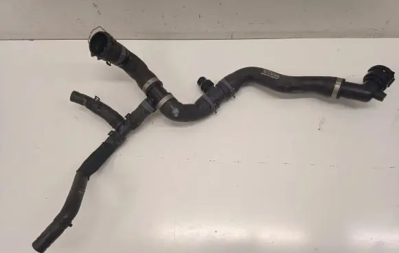 Audi A4 S4 B9 8W Engine coolant pipe/hose 8W0122055CA