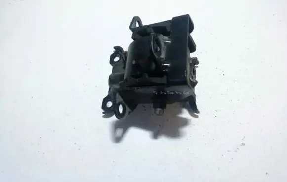 Mitsubishi Lancer X Engine mount bracket