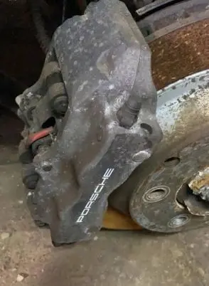Porsche Cayenne (9PA) Rear brake caliper