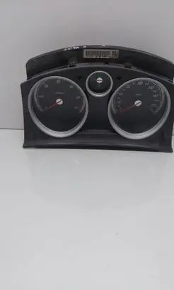 Opel Zafira B Speedometer (instrument cluster) 13172028