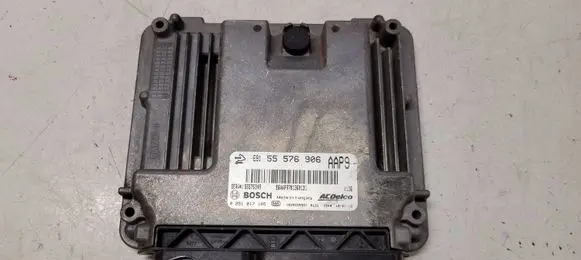 Opel Insignia A Engine control unit/module 55573906 0281017105 55575349