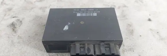 Volkswagen Golf IV Comfort/convenience module 1C0962258J 55640082