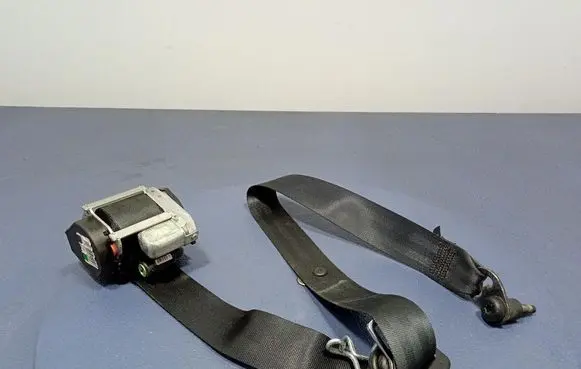 Ford Focus Front seatbelt 617232000