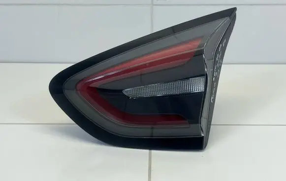 Tailgate rear/tail lights