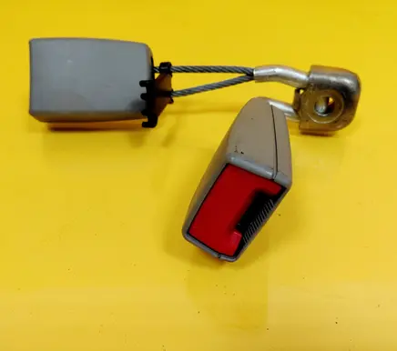 Audi A8 S8 D3 4E Rear seatbelt buckle 4E0857739