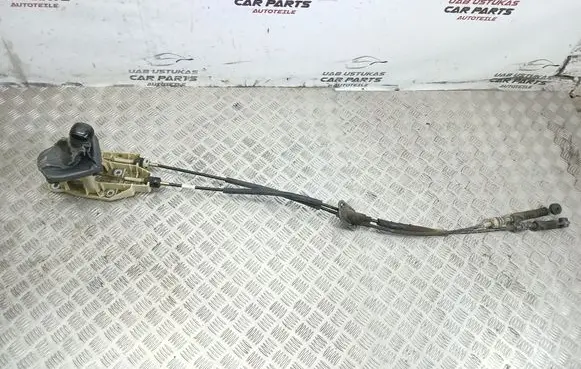 Volvo V70 Gear shifter/selector 8689480
