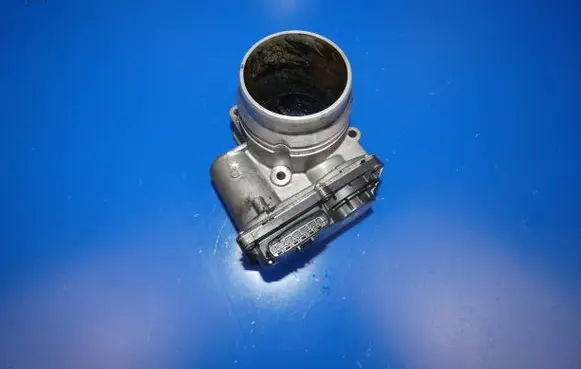 Volvo V60 Throttle valve 32202650