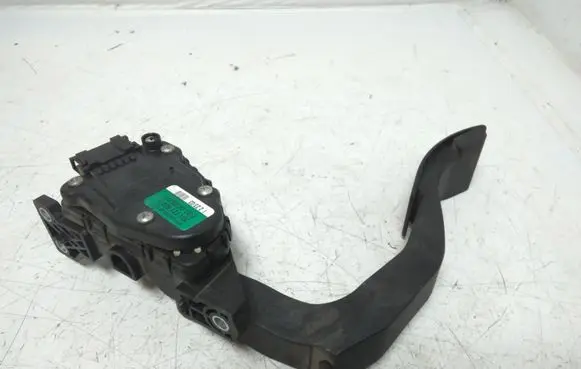 Volkswagen Phaeton Accelerator throttle pedal 3D1721503 F30007801