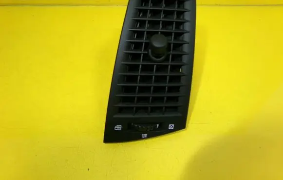 Cadillac CTS Dashboard side air vent grill/cover trim 25703818 M1516D1410