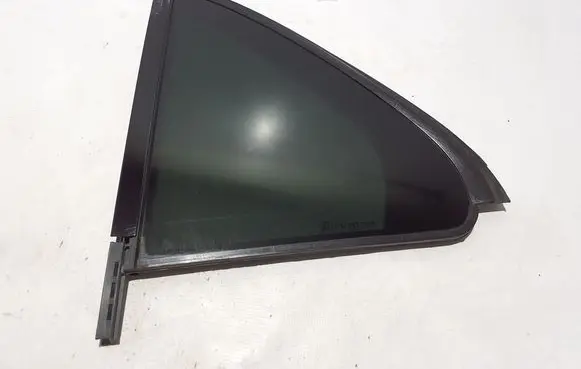 Mercedes-Benz GLE W167 Rear vent window glass A1677304702