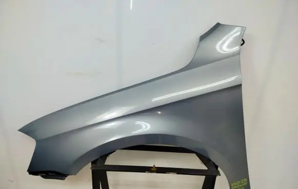 Volkswagen PASSAT B7 Fender 14D28