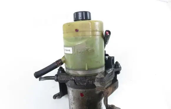 Ford Focus Power steering pump 4M513K514AD