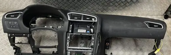 Citroen C4 II Dashboard 