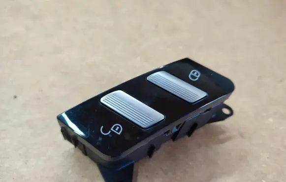 Mercedes-Benz S W221 Central locking switch button A2218213151
