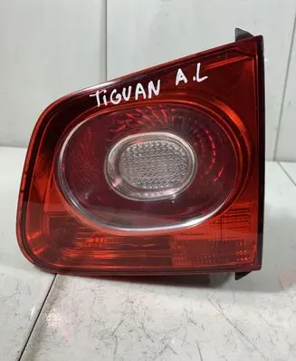 Volkswagen Tiguan Tailgate rear/tail lights 5N0945094C