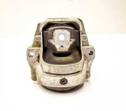 Engine mount bracket