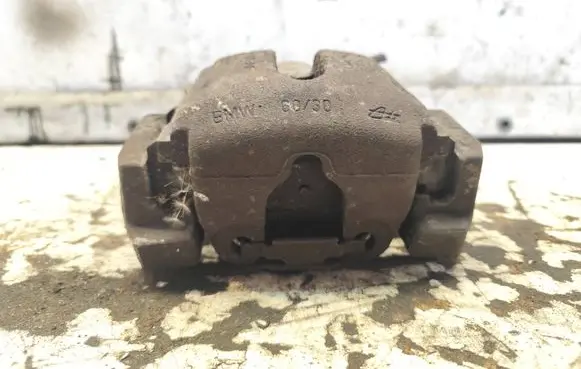 BMW 5 E39 Front brake caliper