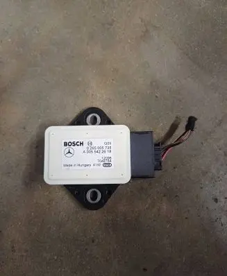Mercedes-Benz E W212 ESP acceleration yaw rate sensor 0265005735 A0055422618