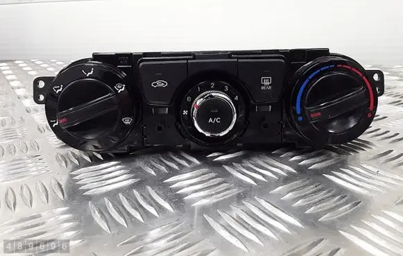 Hyundai i30 Climate control unit C200347000