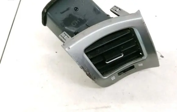 Toyota Avensis Verso Dash center air vent grill 5566044080