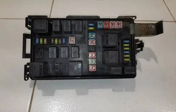 Chrysler 300 - 300C Fuse module 16238AC P05087269AL