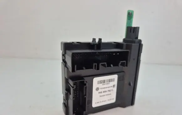 Volkswagen Golf V Front door window regulator motor 1K0959792C