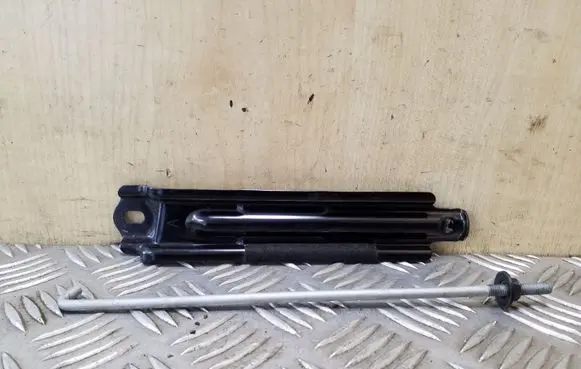Lexus CT 200H Battery bracket 