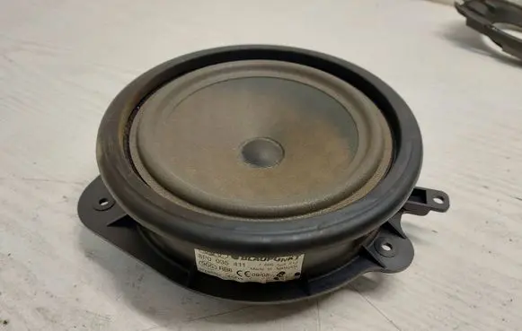 Audi A3 S3 A3 Sportback 8P Front door speaker 8P0035411 7606500214
